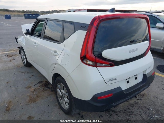 KIA SOUL LX 2022 KNDJ23AU8N7815076 Image 3