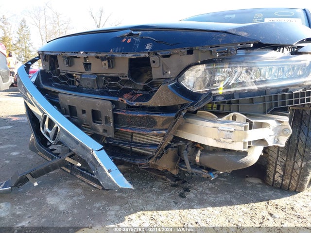 Honda ACCORD LX 2018 1HGCV1F11JA009517 Image 17
