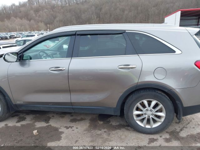 5XYPGDA33JG358621 KIA Sorento 2.4l Lx