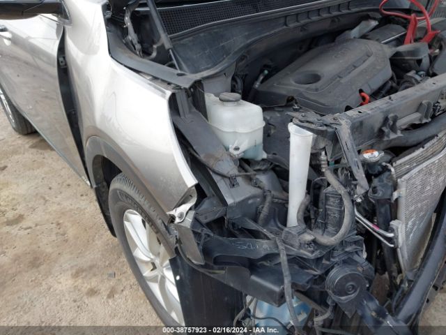 5XYPGDA33JG358621 KIA Sorento 2.4l Lx