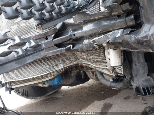 5XYPGDA33JG358621 KIA Sorento 2.4l Lx