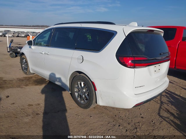 2C4RC1FG3NR158015 Chrysler Pacifica Touring