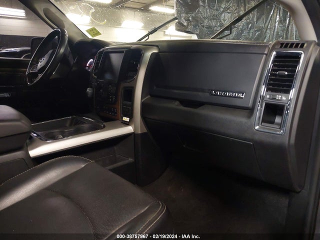 1C6RR7NT0HS774944 RAM 1500 Laramie  4x4 5'7 Box