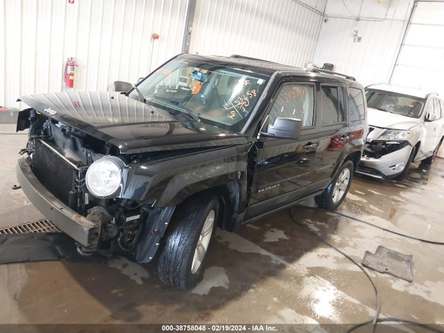 Jeep Patriot Latitude 2014 1C4NJRFB7ED689485 Image 2