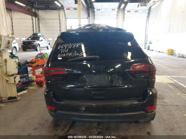 1C4RJFAG5JC394176 Jeep Grand Cherokee Upland 4x4