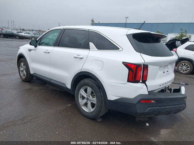 KIA SORENTO LX 2022 5XYRG4LC5NG080221 Image 3