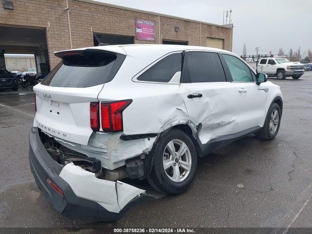 KIA SORENTO LX 2022 5XYRG4LC5NG080221 Image 4