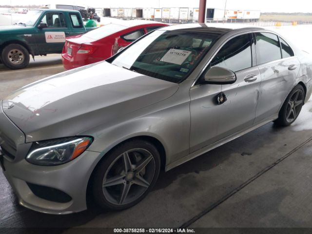 55SWF4JB3FU051632 Mercedes-Benz C 300 Luxury/sport