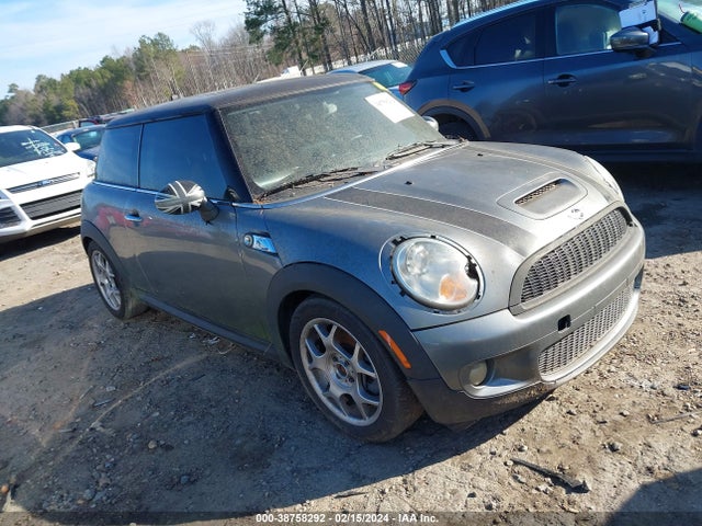 2007 MINI COOPER S WMWMF73547TL86007 Photo 0