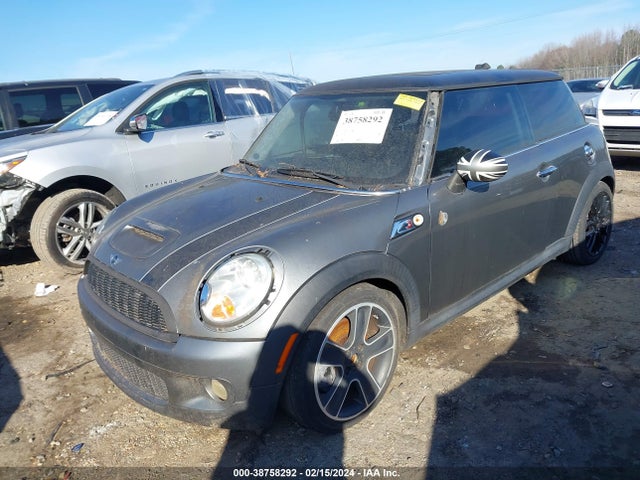 2007 MINI COOPER S WMWMF73547TL86007 Photo 1