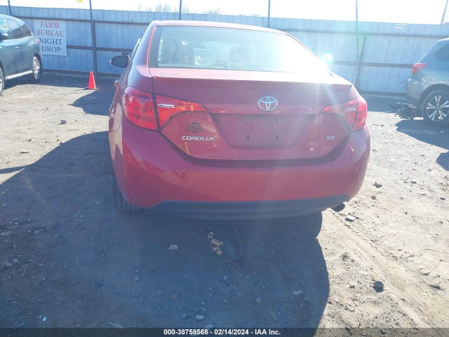 Toyota COROLLA SE 2018 5YFBURHE6JP831219 Image 17