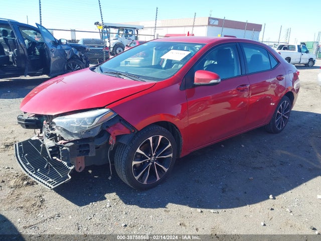 Toyota COROLLA SE 2018 5YFBURHE6JP831219 Image 2