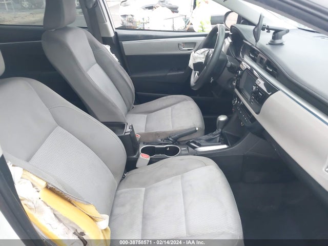 Toyota Corolla 2016 5YFBURHEXGP445881 Image 17