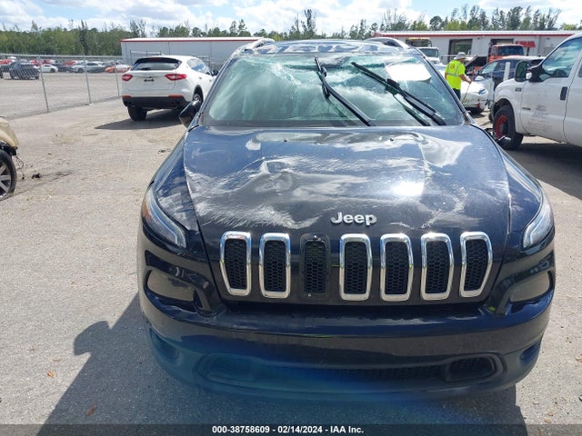1C4PJLCB0HW539981 Jeep Cherokee Latitude Fwd