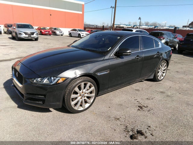 SAJAK4BV8HA957384 Jaguar Xe 35t Prestige