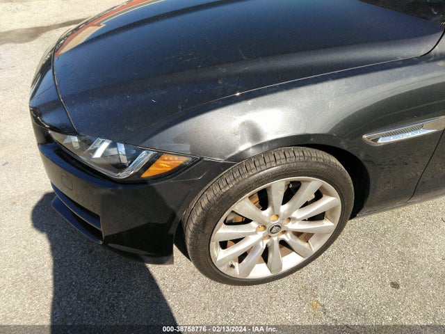 SAJAK4BV8HA957384 Jaguar Xe 35t Prestige