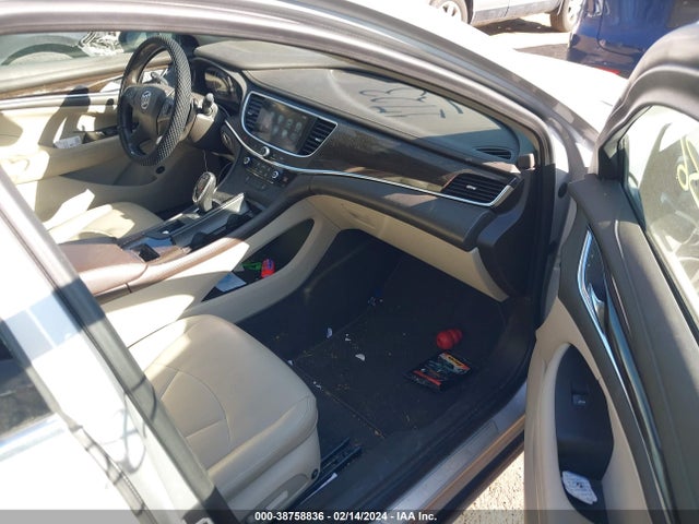 1G4ZN5SS3JU130221 Buick Lacrosse Preferred