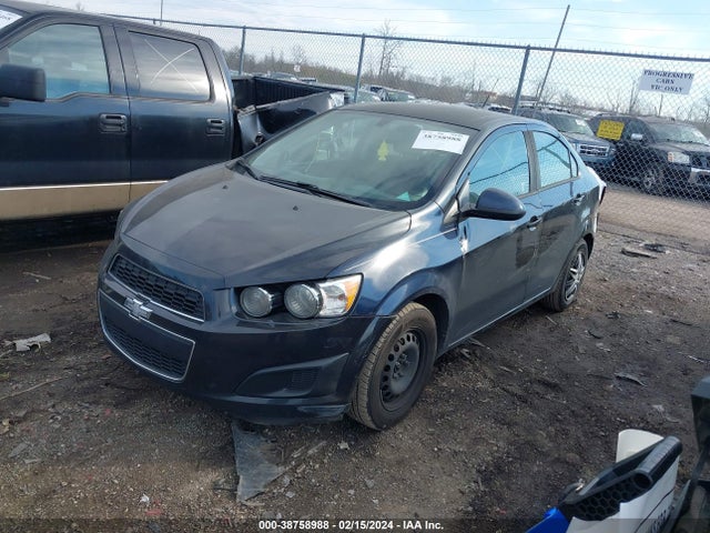 Chevrolet Sonic Ls Auto 2014 1G1JA5SH2E4215809 Image 2