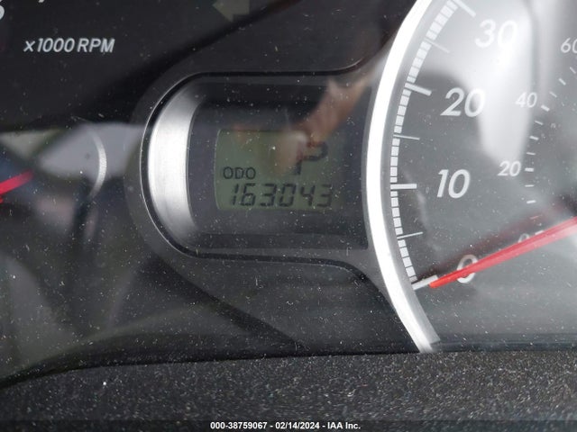 2011 TOYOTA SIENNA LE V6 VIN: 5TDKK3DC6BS094670
