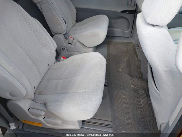 2011 TOYOTA SIENNA LE V6 VIN: 5TDKK3DC6BS094670