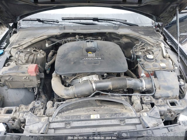 2017 JAGUAR XE SAJAR4BG6HA971894 Photo 9