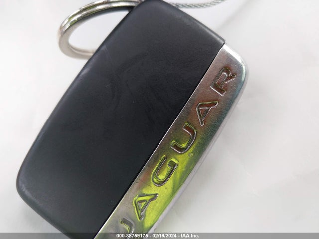 2017 JAGUAR XE SAJAR4BG6HA971894 Photo 10