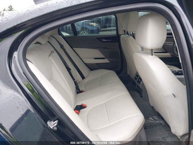 2017 JAGUAR XE SAJAR4BG6HA971894 Photo 7