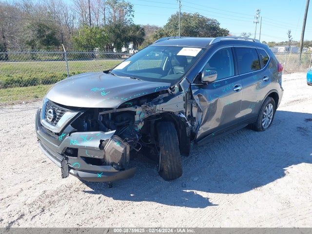 Nissan ROGUE SV 2017 JN8AT2MT4HW136141 Image 2