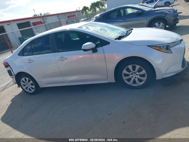 Toyota COROLLA LE 2022 5YFEPMAE3NP311227 Image 13