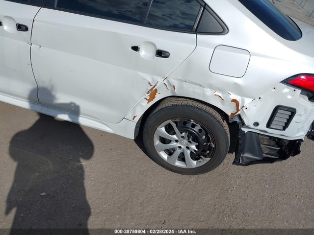 Toyota COROLLA LE 2022 5YFEPMAE3NP311227 Image 17
