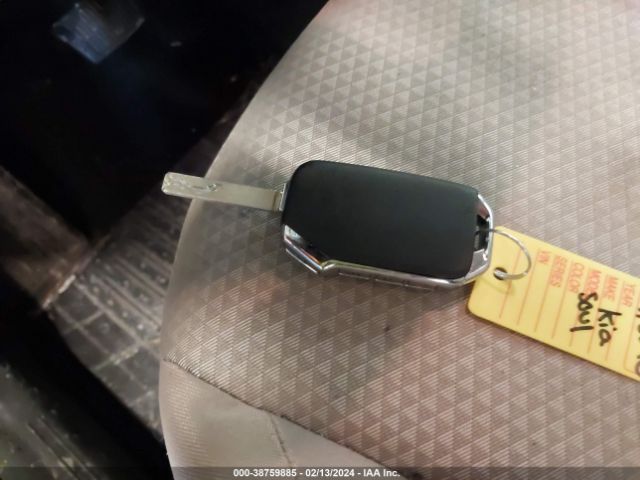KNDJ23AU6N7835617 KIA SOUL LX