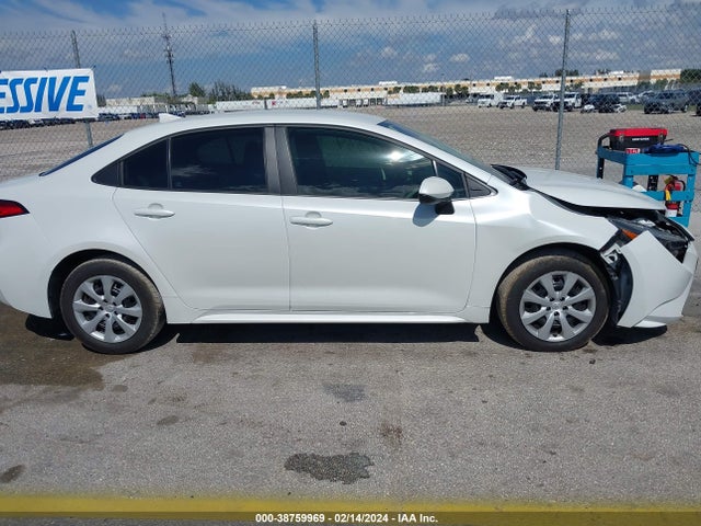 Toyota COROLLA LE 2022 5YFEPMAE6NP295525 Image 13