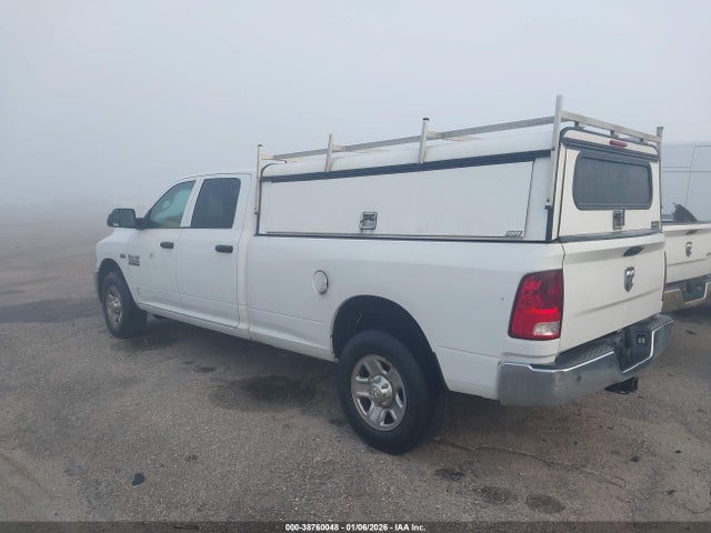 38760048 :رقم المزاد ، 3C63R2GT2FG604613 vin ، 2015 Ram 3500 Tradesman مزاد بيع