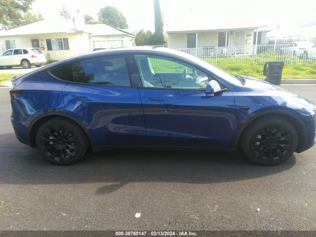 Tesla Model Y Long Range Dual Motor All-wheel Drive 2022 7SAYGDEE7NF480253 Image 14
