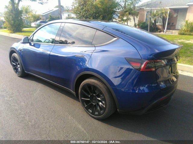 Tesla Model Y Long Range Dual Motor All-wheel Drive 2022 7SAYGDEE7NF480253 Image 3