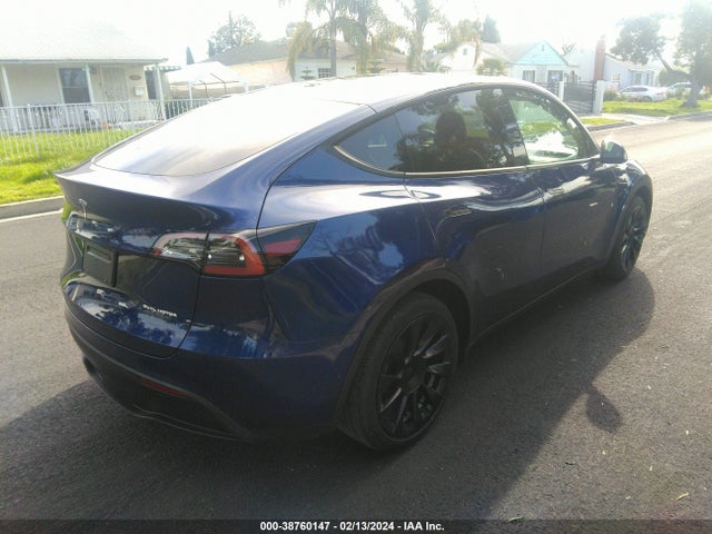Tesla Model Y Long Range Dual Motor All-wheel Drive 2022 7SAYGDEE7NF480253 Image 4