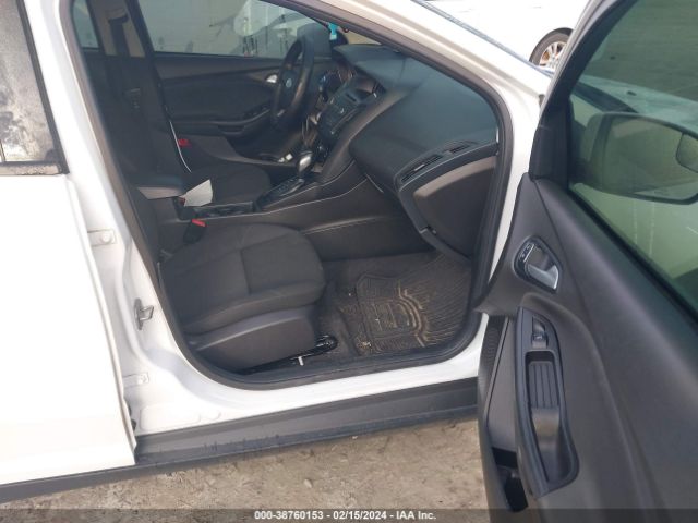 1FADP3K20GL255825 Ford FOCUS SE
