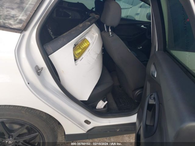 1FADP3K20GL255825 Ford FOCUS SE