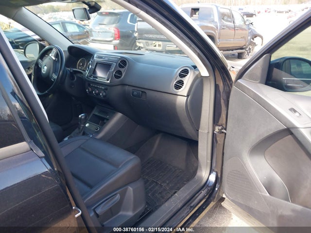 WVGBV7AX0HK030125 Volkswagen Tiguan 2.0t/2.0t S