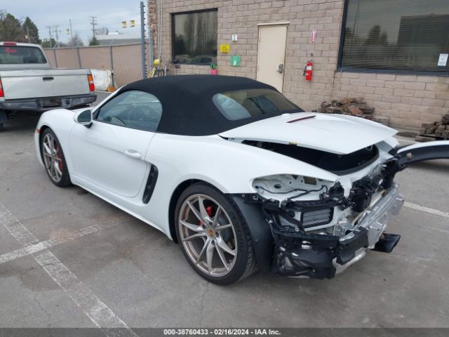 2022 PORSCHE 718 BOXSTER WP0CB2A8XNS221074 Photo 2