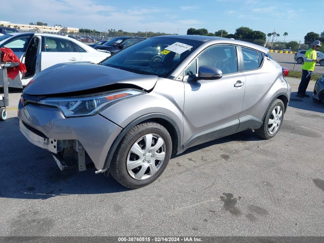 Toyota C-HR LE 2019 NMTKHMBX5KR076959 Image 2