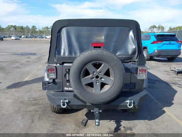 1C4BJWDG7GL153029 Jeep Wrangler Unlimited Freedom