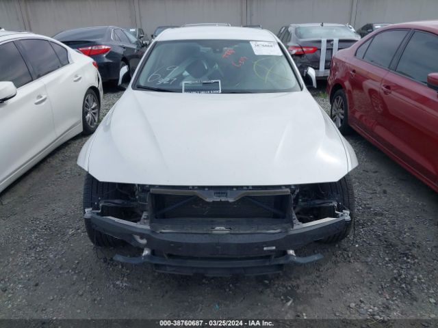 WBA8A9C52JAH12811 BMW 320i