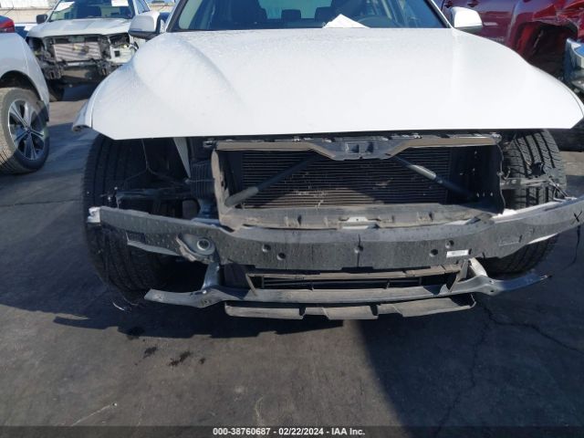 WBA8A9C52JAH12811 BMW 320i