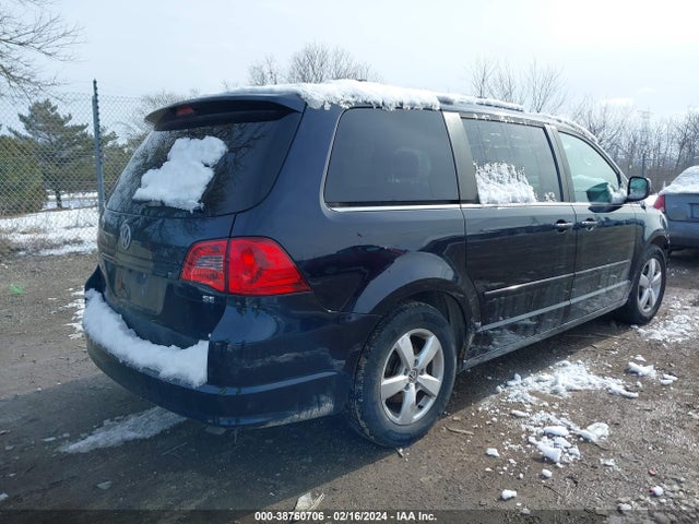 2011 VOLKSWAGEN ROUTAN SE VIN: 2V4RW3DG8BR718165
