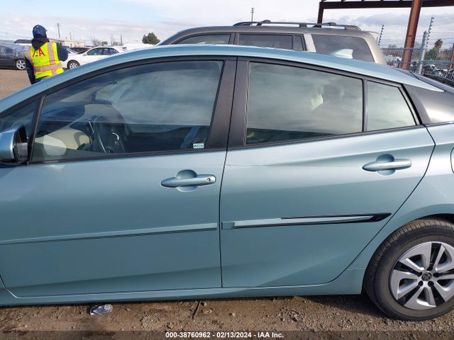 Toyota Prius Four 2018 JTDKARFU4J3058553 Image 14