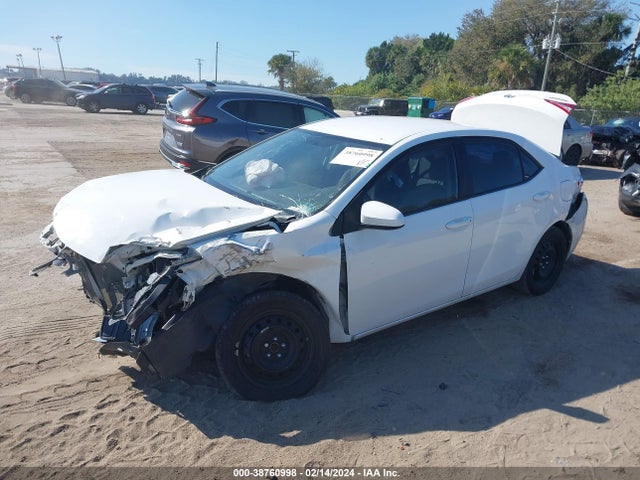 Toyota COROLLA LE 2016 5YFBURHE3GP540928 Image 2