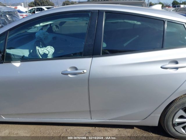 JTDKARFU6H3533162 Toyota Prius Four