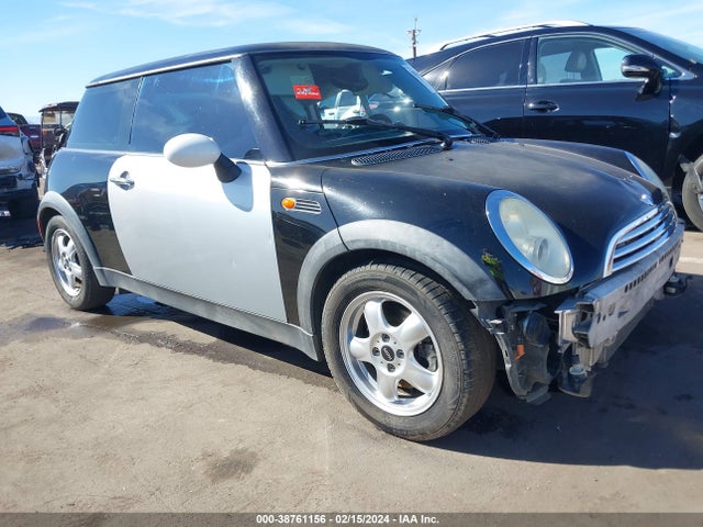 2005 MINI COOPER WMWRC33445TJ67026 Photo 0
