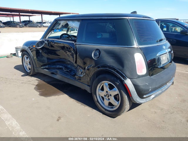2005 MINI COOPER WMWRC33445TJ67026 Photo 2